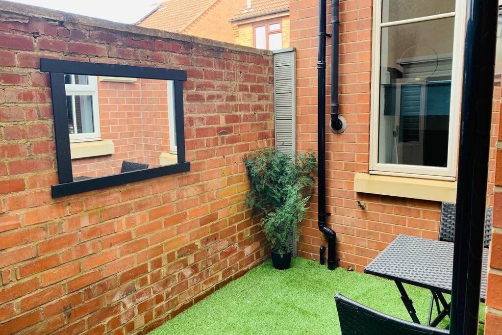 Boutique Townhouse Uphill Lincoln Villa Exterior photo